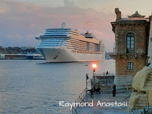 dusk cruise liner raymond anastasi