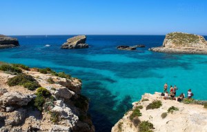 should comino be free of sunbeds yes or no renata