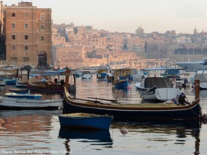 First rays of sunlight on Valletta ray forder-stent